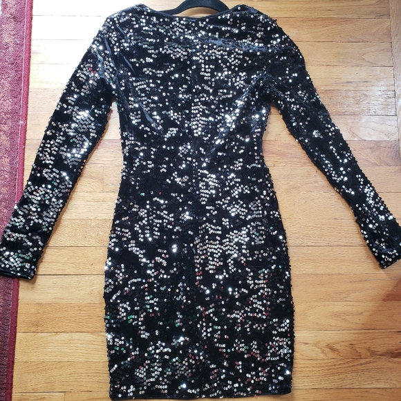 Black & silver Sequin Body Con Long-sleeve Dress - Picture 4 of 5
